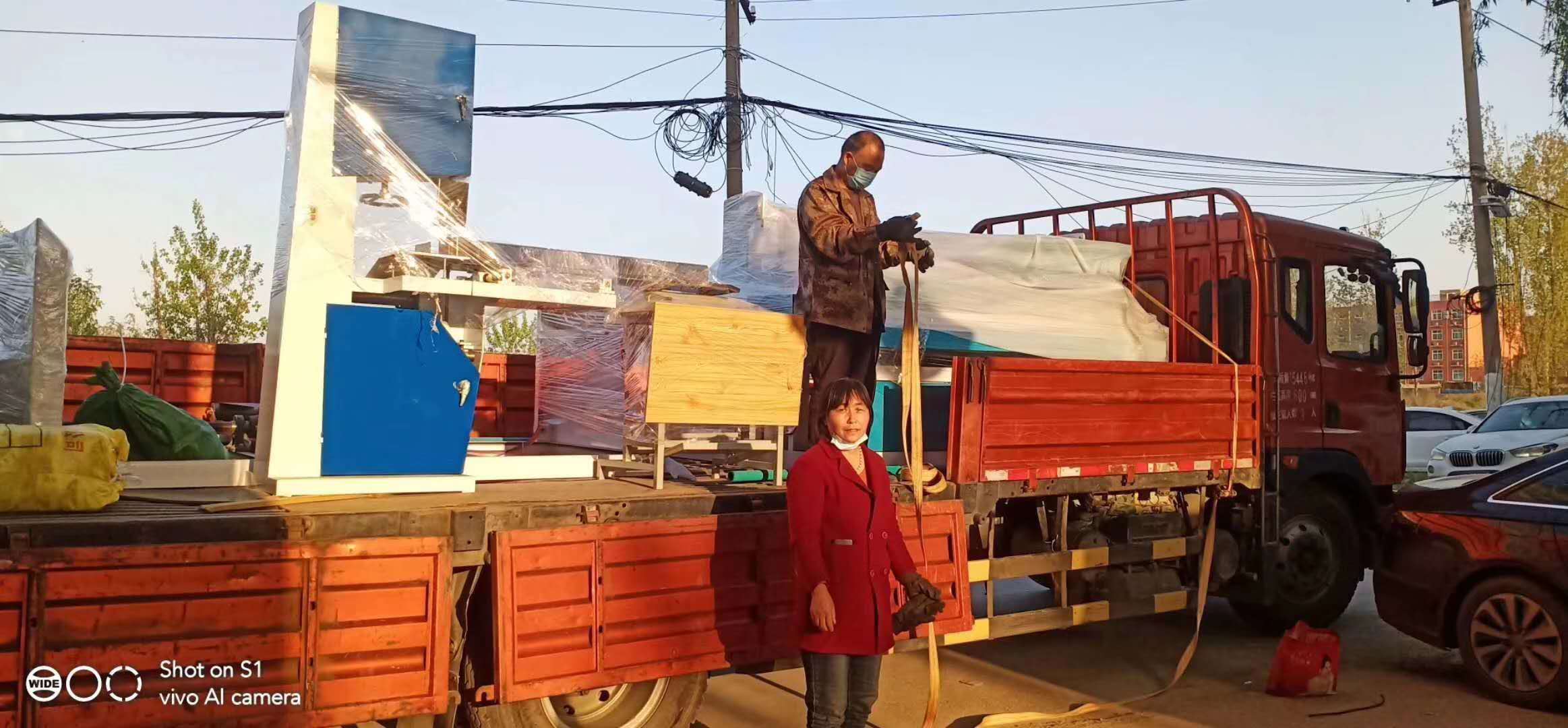 河南駐馬店全自動衛生紙復卷機發貨