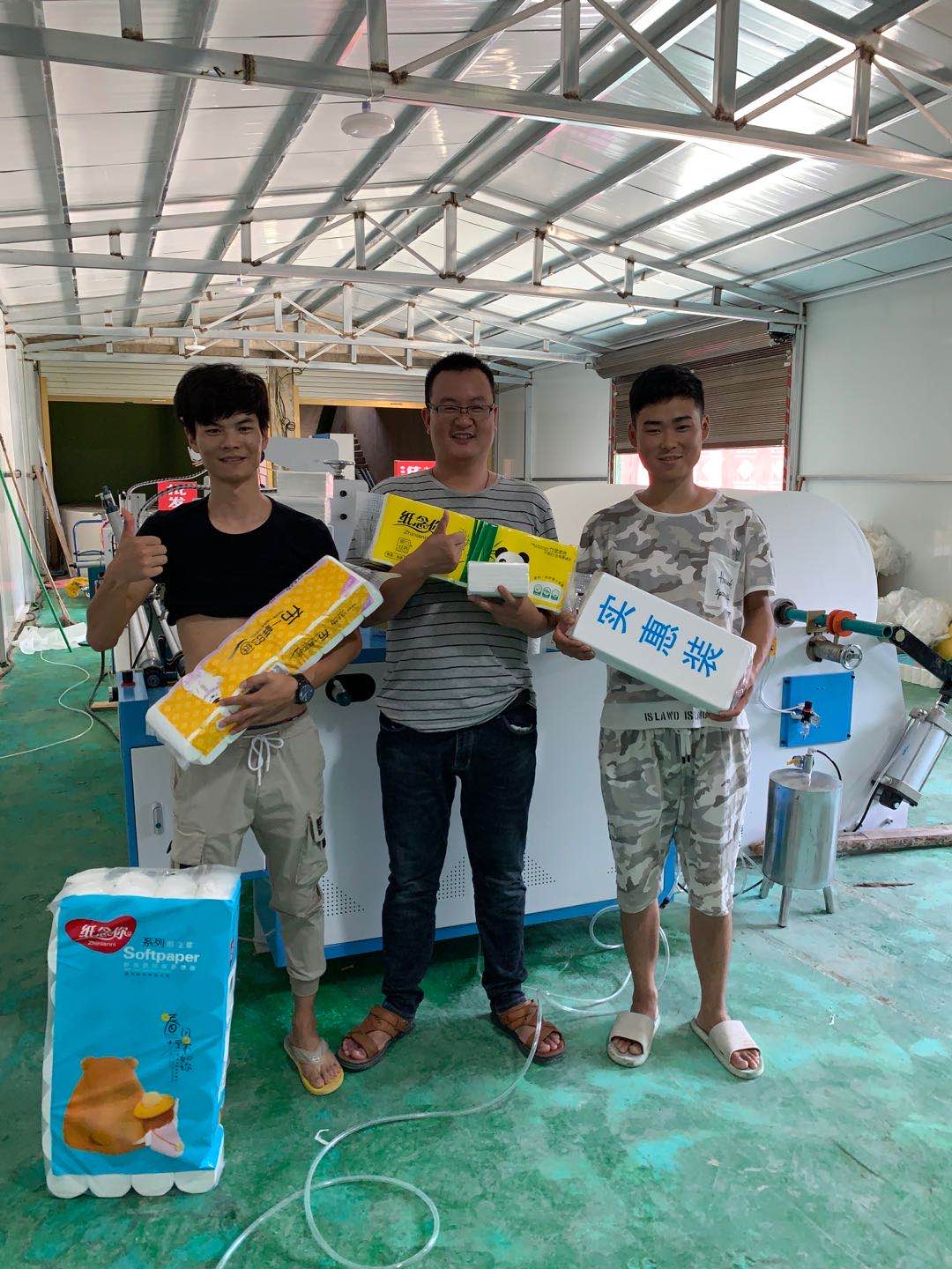 河南信陽多功能衛生紙復卷機加五排抽紙機安裝調試完成